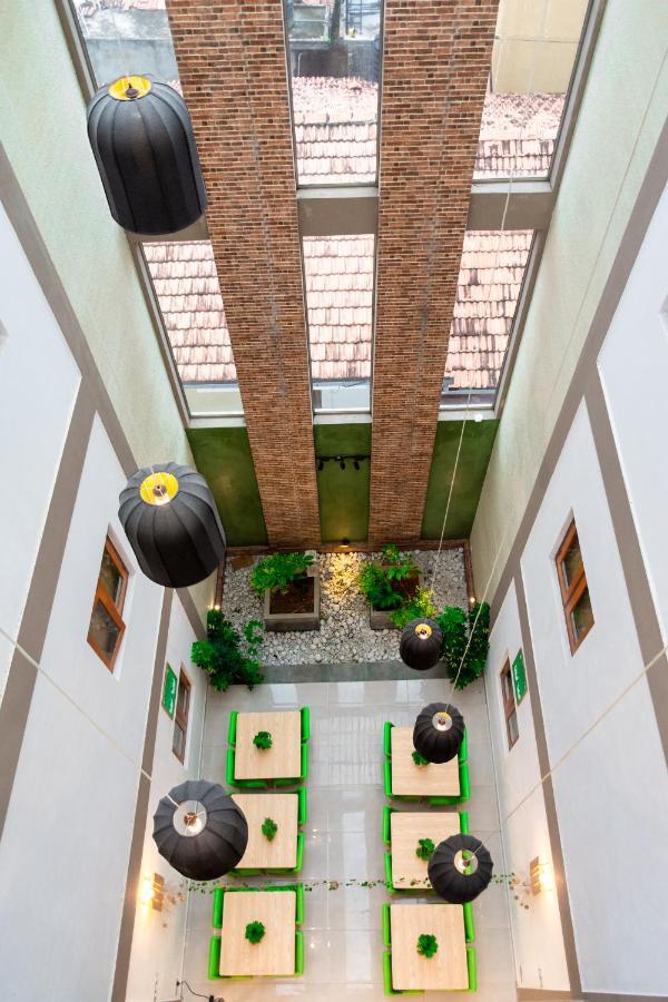 J Leaf Hotel By Blue Bird Negombo Esterno foto