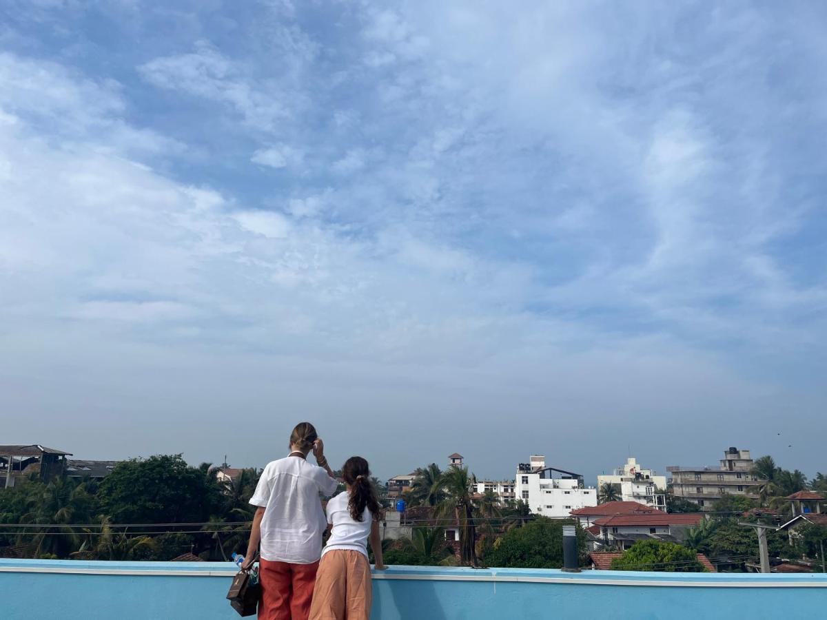 J Leaf Hotel By Blue Bird Negombo Esterno foto