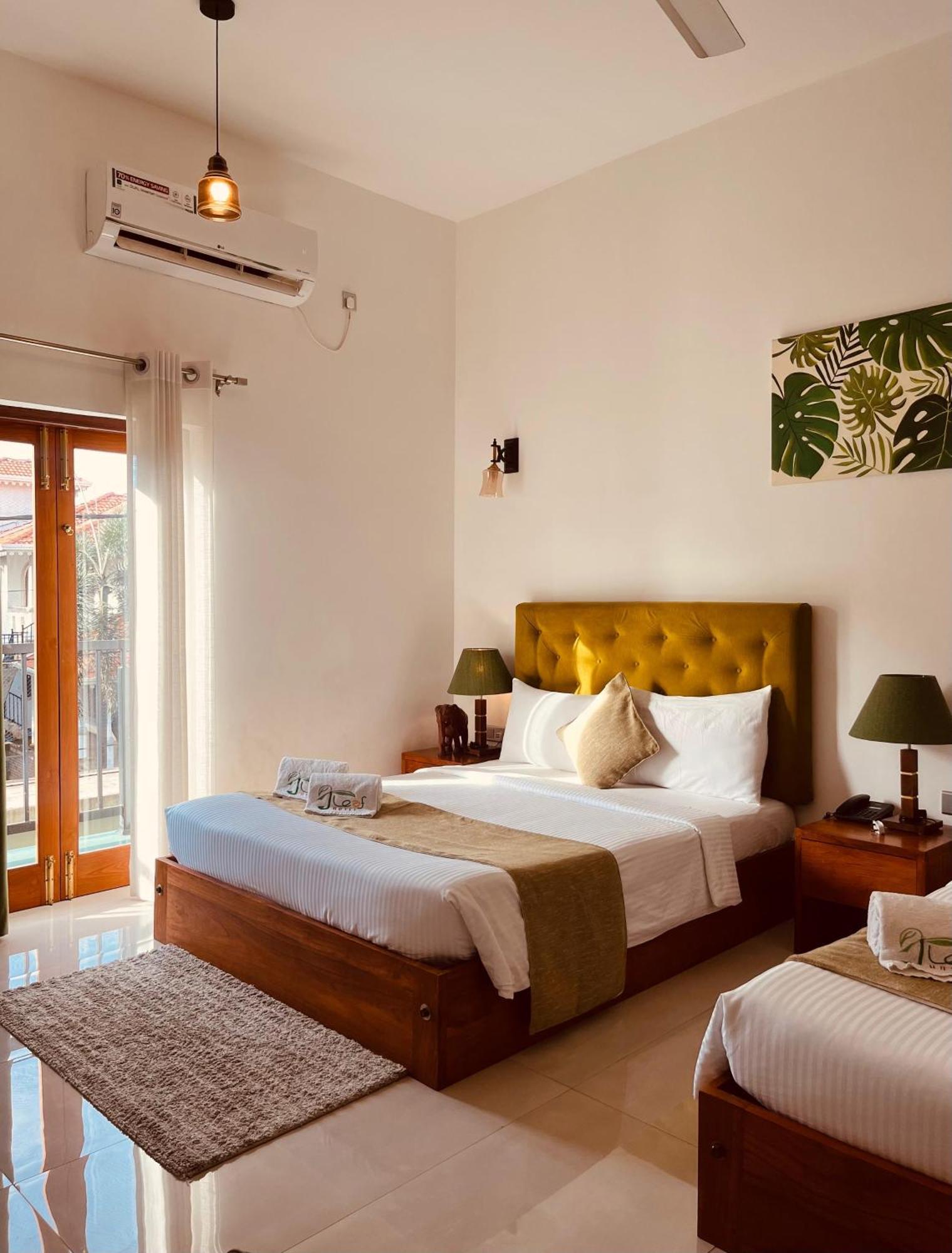 J Leaf Hotel By Blue Bird Negombo Esterno foto