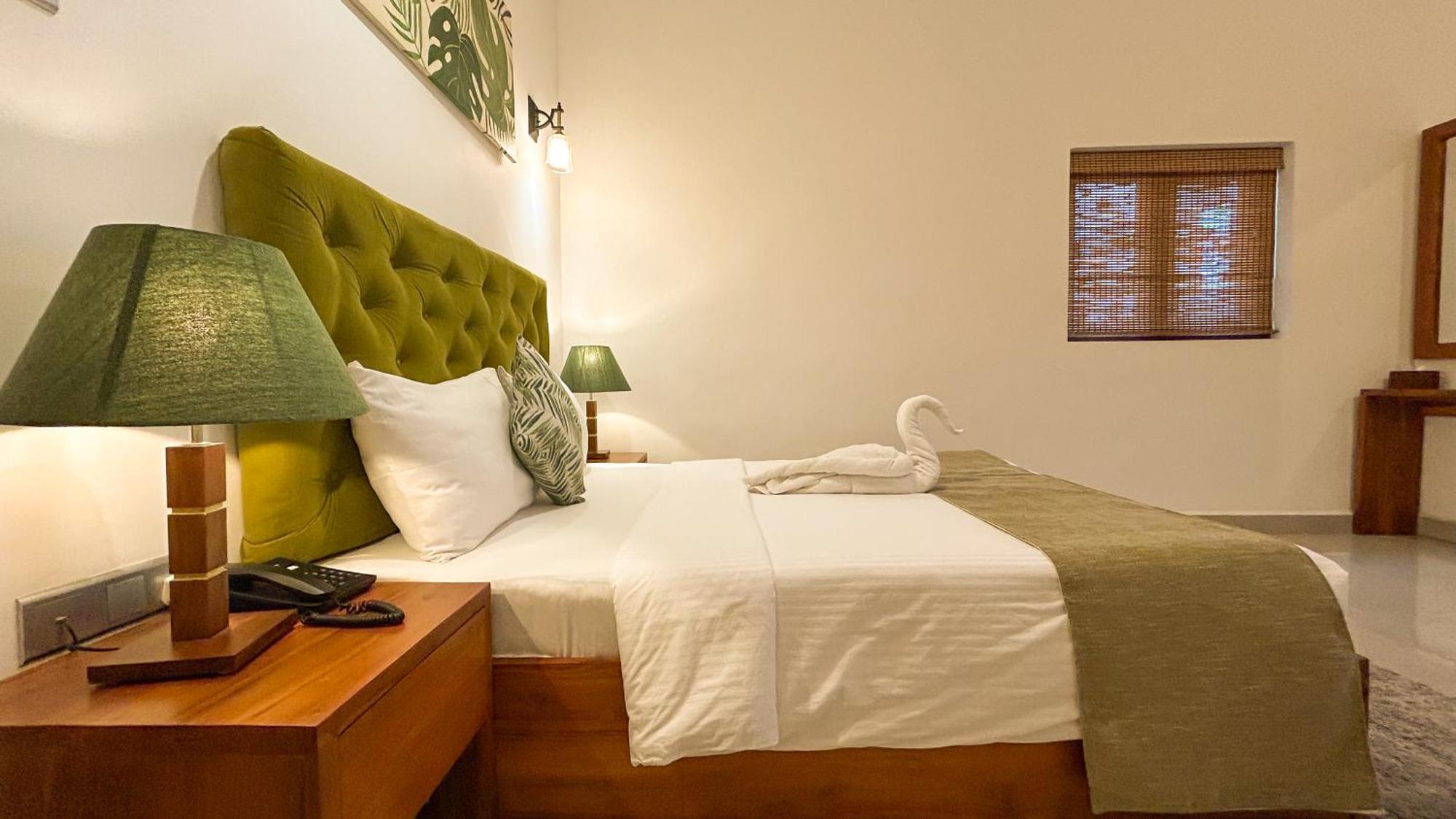 J Leaf Hotel By Blue Bird Negombo Esterno foto