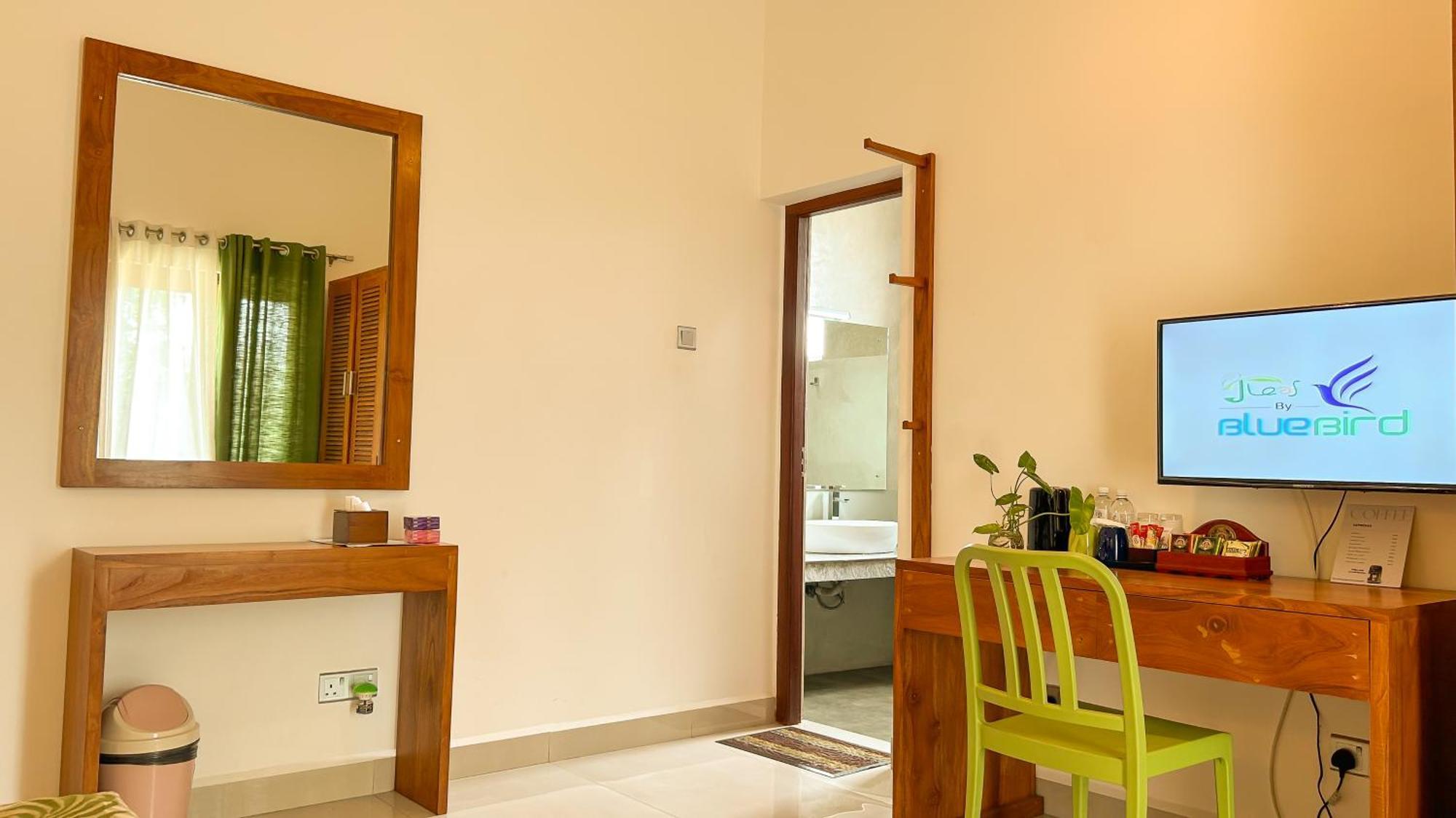 J Leaf Hotel By Blue Bird Negombo Esterno foto